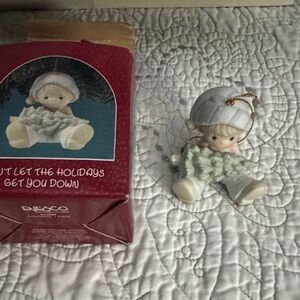 Enesco Festive Figurine - White and Mint Green